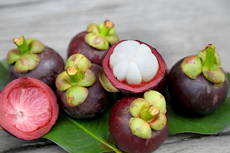 What Does Mangosteen Smell Like and Why People Love It